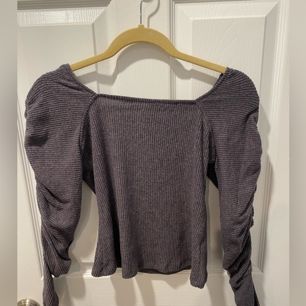 Gray ribbed top
